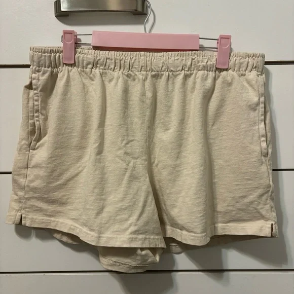 PERFECT WHITE TEE ADIA-EASY PULL ON SHORT - Picture 3 of 7